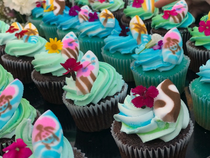 Knott's Berry Farm HangTime Surf Cupcakes