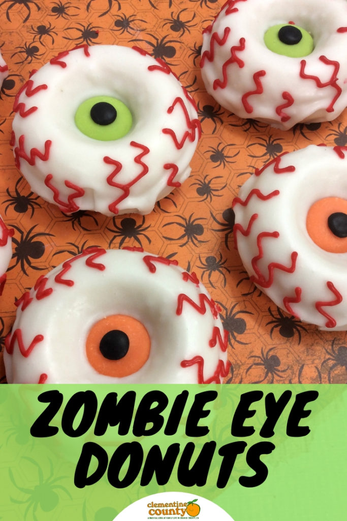 Make easy Zombie Eye Donuts for Halloween Breakfast. These baked doughnuts are a spooky way to start your Halloween! l #Halloween #Halloweenbreakfast #donutrecipe