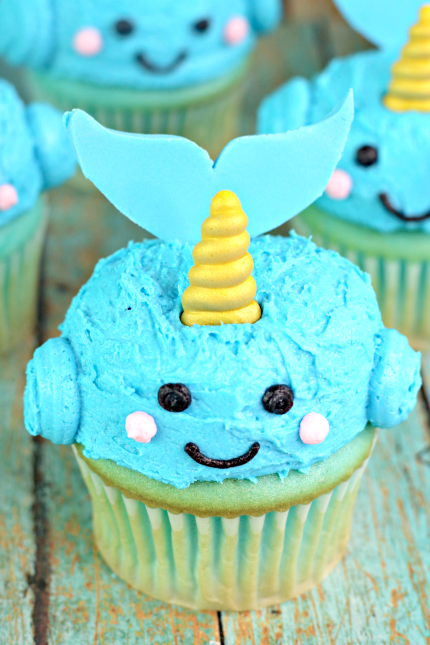 How to decorate narwhal cupcakes