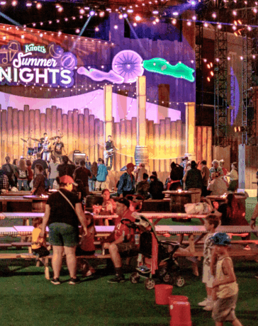 Knott's Berry Farm Summer